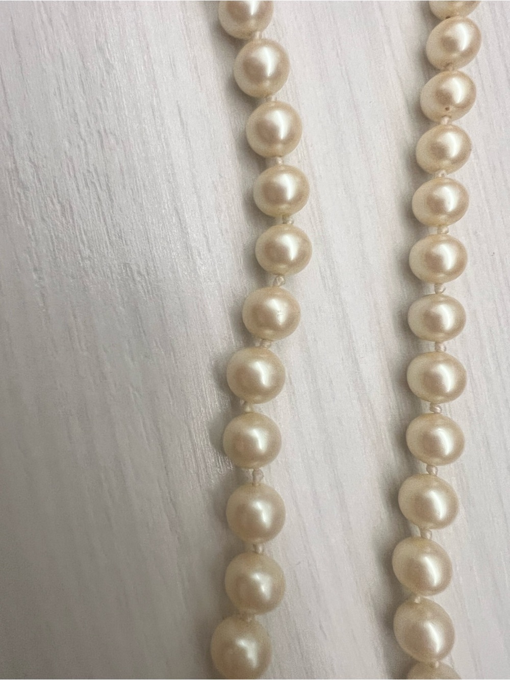 Classic Cream Pearl Necklace - Elegant Women's Jewelry - Picture 5 of 9